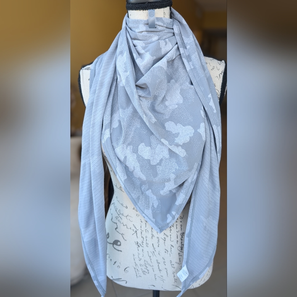 LULULEMON All You Need Scarf Grey & White Camo Scarf One Size
